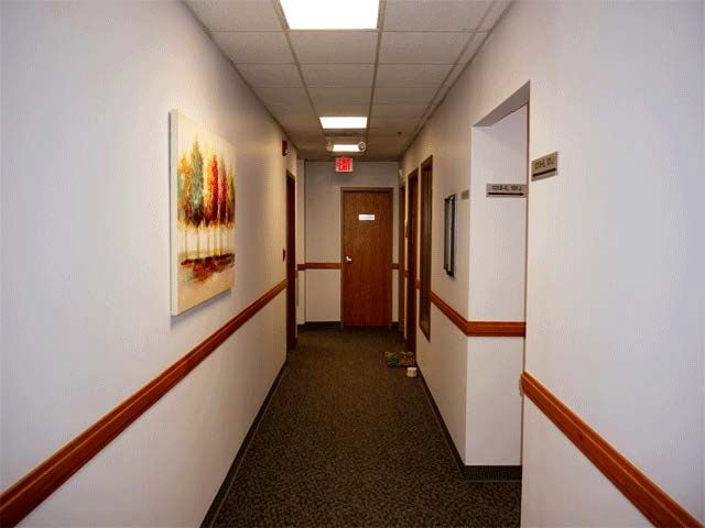 Suite 101 E